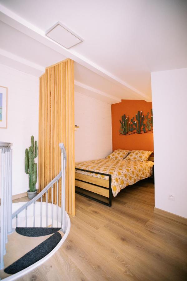 Apartmán Duplex Avec Terrasse - Hyper-Centre De Toulon Exteriér fotografie